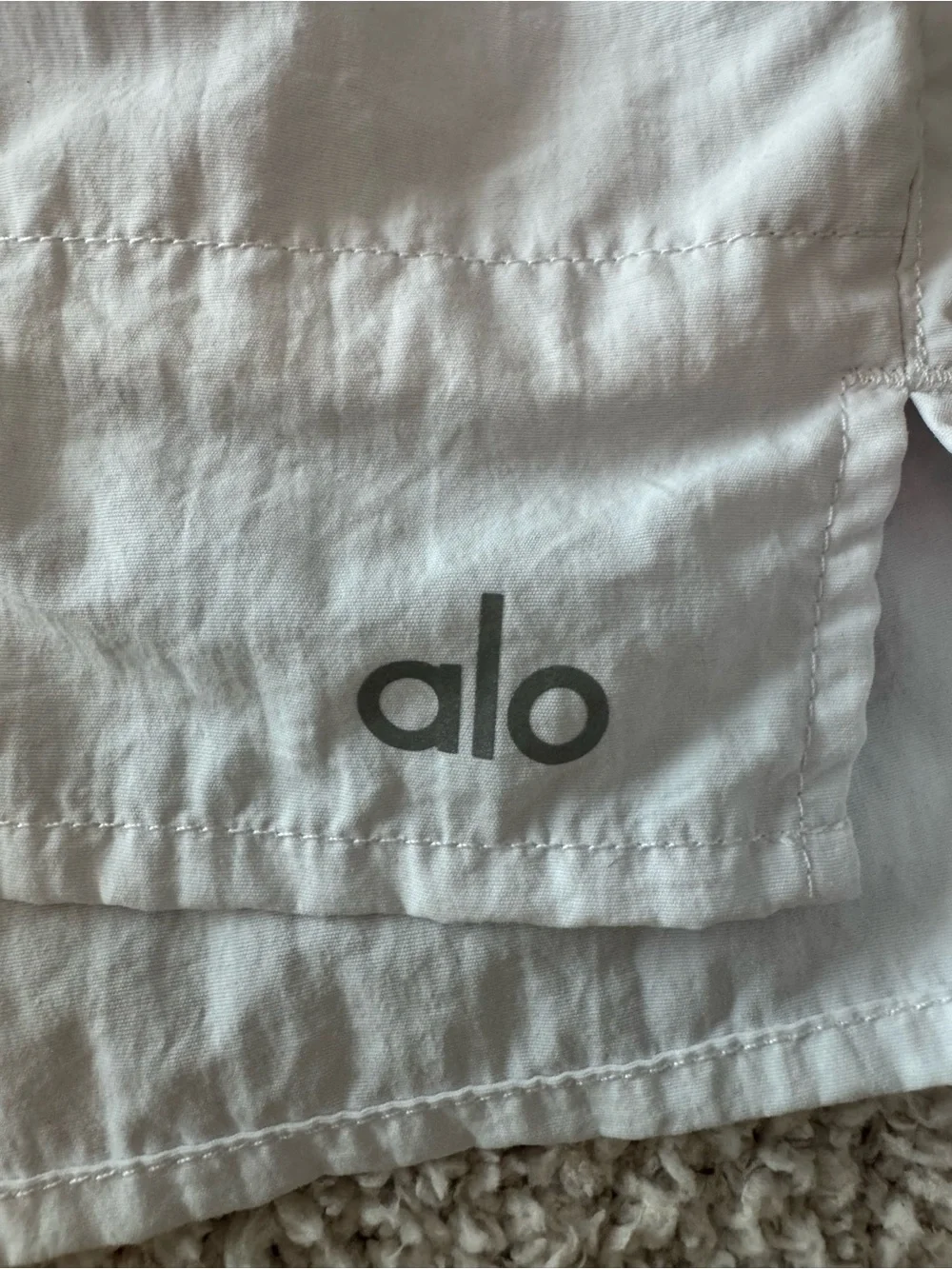 Alo Yoga Alumni Short White XS/S Nylon Side Pockets